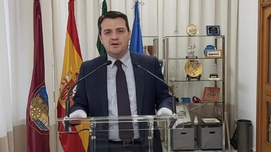 El alcalde agradece al Gobierno de España la elección de Córdoba como futura base logística militar