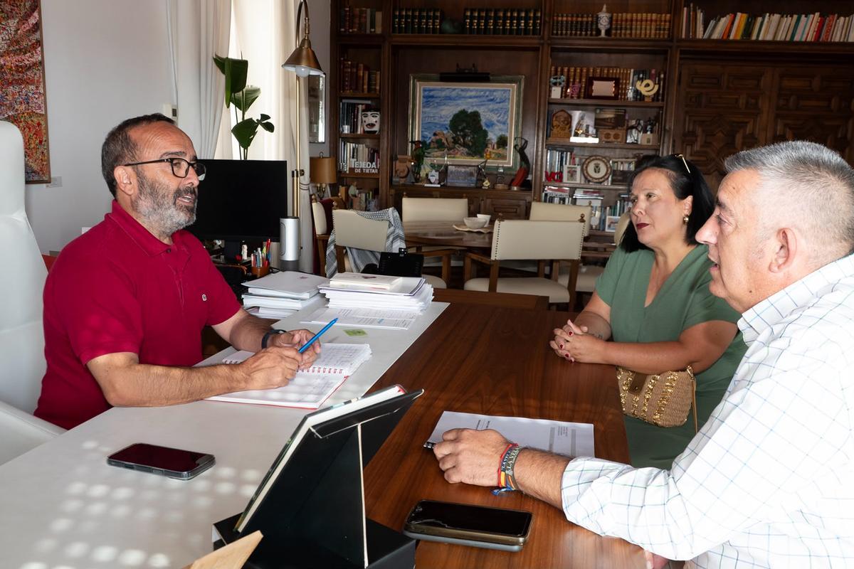 Imagen de la reunión institucional.