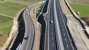 Archivo - Tramo de una autopista de Sacyr en Italia