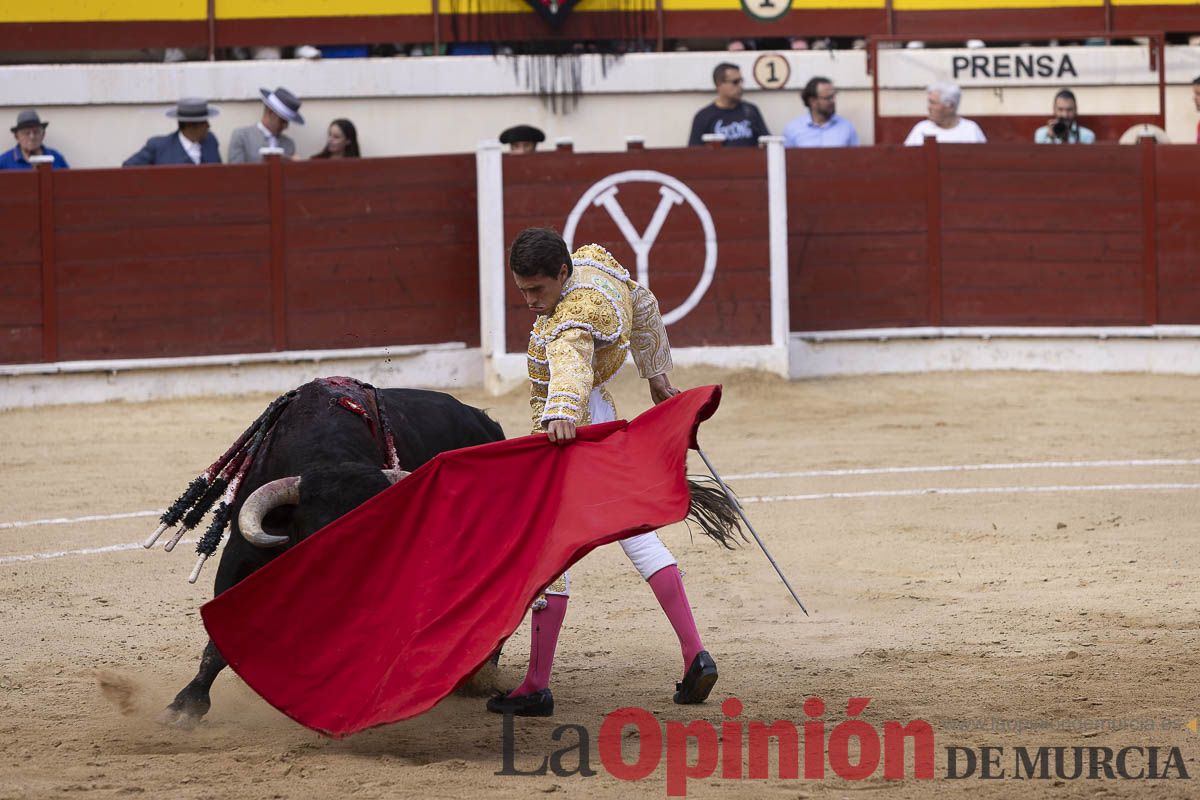 Tarde histórica en Abarán con la alternativa de José María Trigueros y el indulto de Tomás Rufo, junto a Castella salieron a hombros