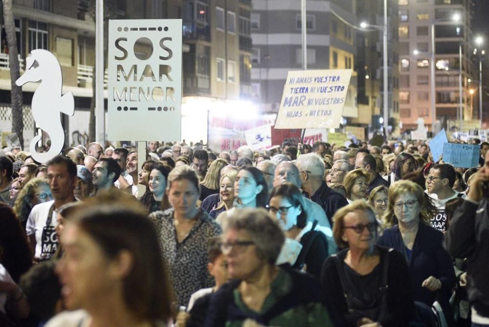 Manifestación en Cartagena: 55.000 personas claman por el Mar Menor (II)