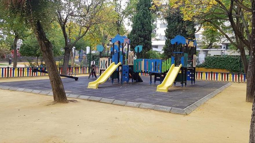 El Ayuntamiento acomete mejoras en cuatro parques infantiles