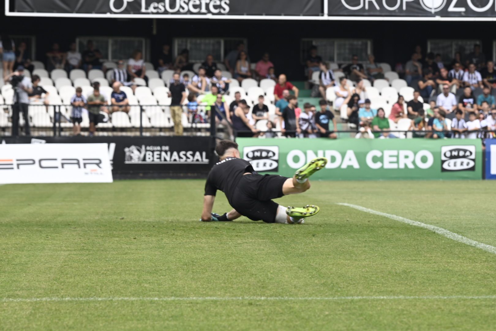 Galería de fotos: La afición lleva en volandas al CD Castellón