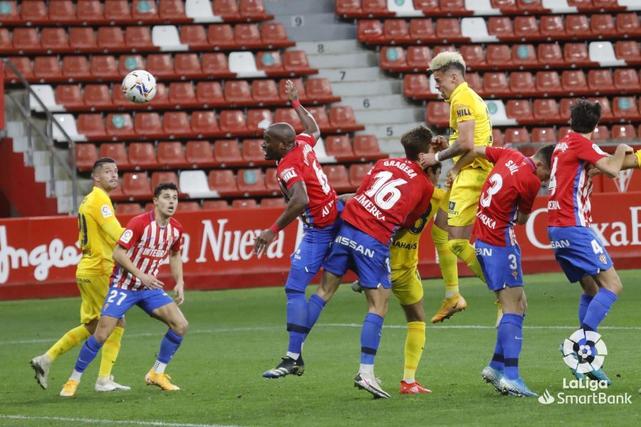 Partido de la Liga Smartbank entre el Sporting y el Málaga CF