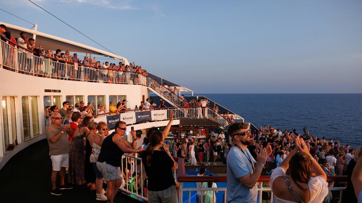 People enjoying the eclipse in the middle of the Mediterranean.