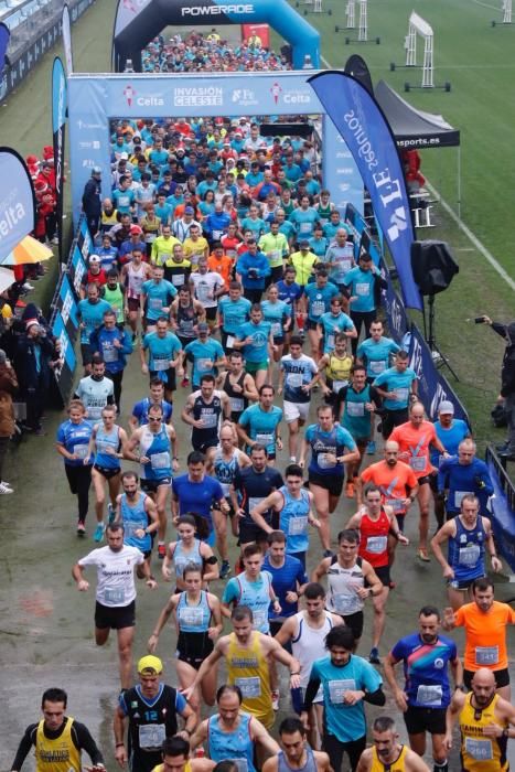 Pequeños y mayores disfrutaron en el entorno del estadio de Balaídos de una de las carreras populares más queridas del calendario vigués.