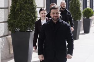 Zelenski advierte de una actividad inusual en lado bielorruso de la frontera