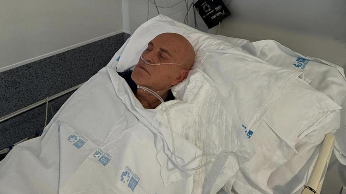 Kiko Matamoros en el hospital en una imagen de archivo de un paso previo por el hospital.