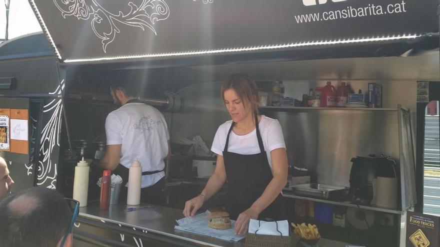 Valentín Sendra y Nuria Presas, en su puesto del Can Sibarita.