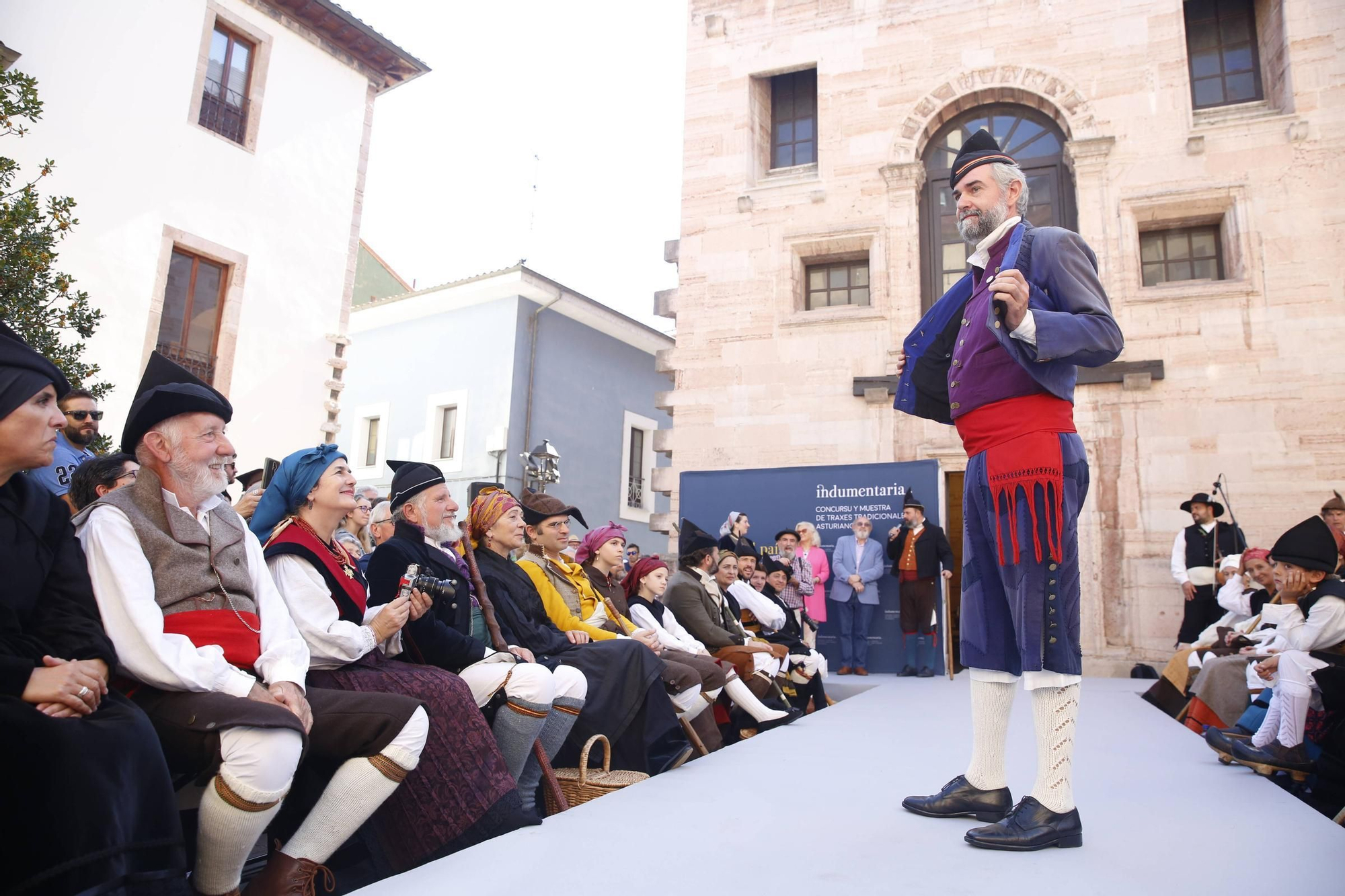 En imágenes: así ha sido el Día'l Traxe'l País en Grado