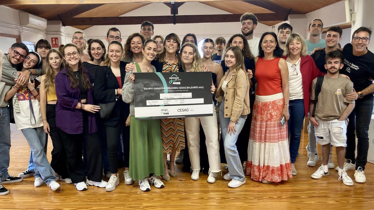 Grupo de estudiantes que ha participado en la jornada.