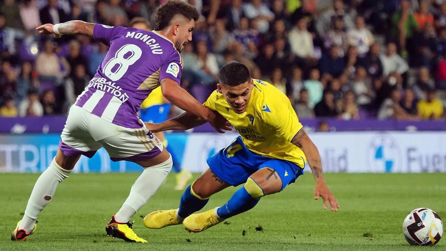 El Cádiz estrena su casillero de puntos con una victoria &#039;in extremis&#039; ante el Valladolid