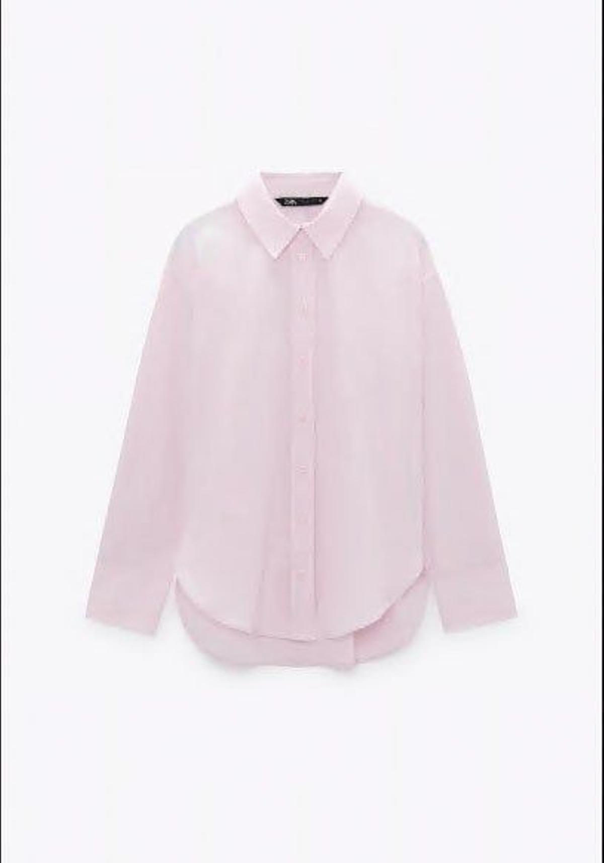 Camisa 'oversize' rosa, de Zara