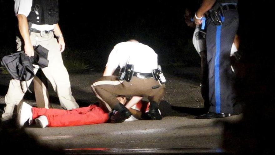 Un herido crítico por disparos de la policía en Ferguson.