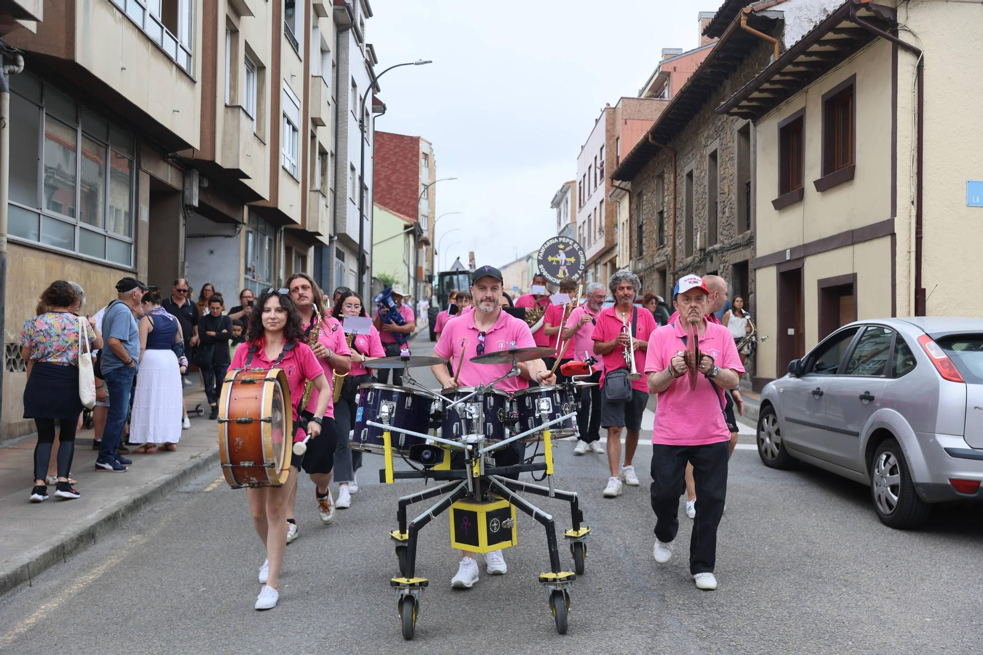 EN IMÁGENES: El desfile de carrozas del Carmen de Luanco