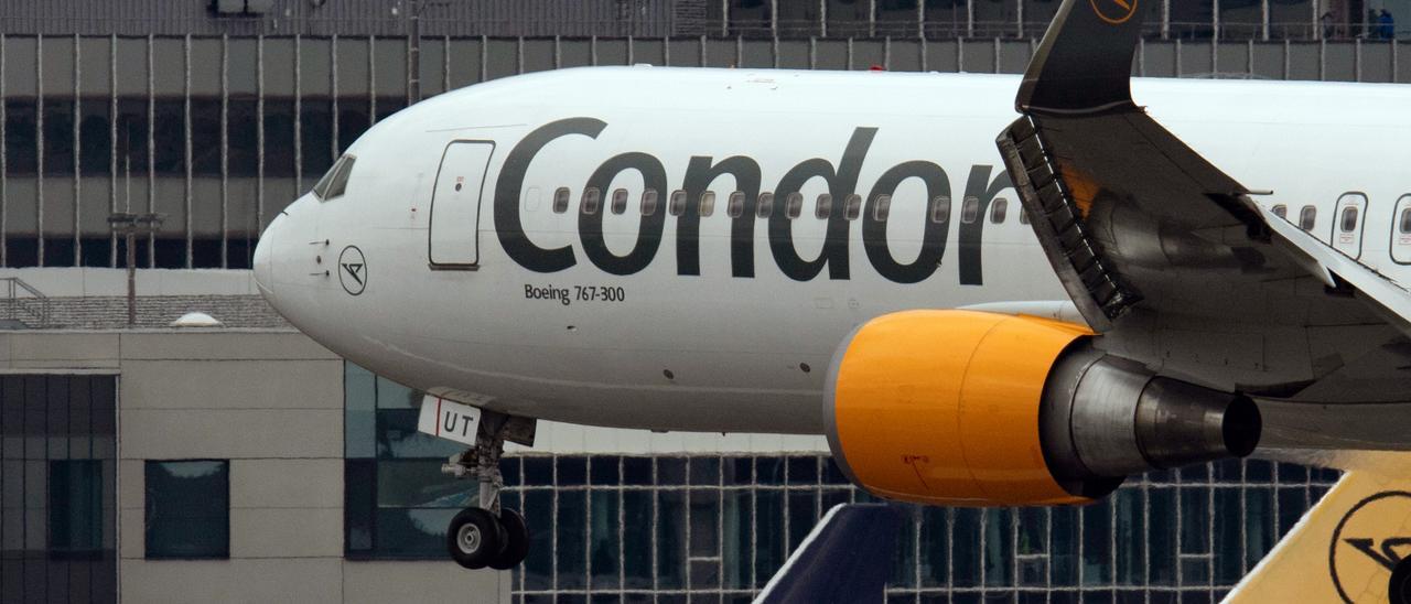 Eine Condor-Maschine am Flughafen Frankfurt.