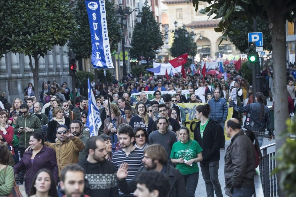 Manifestación contra la LOMCE en Oviedo