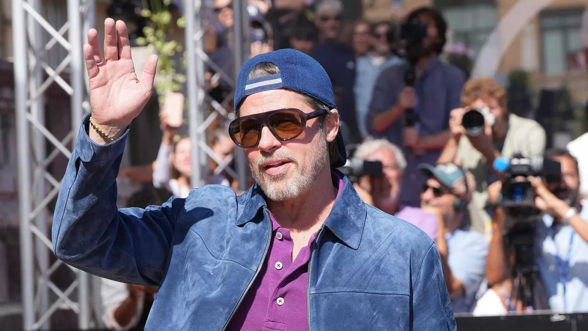 Así ha sido el recibimiento a Brad Pitt en su llegada a San Sebastián