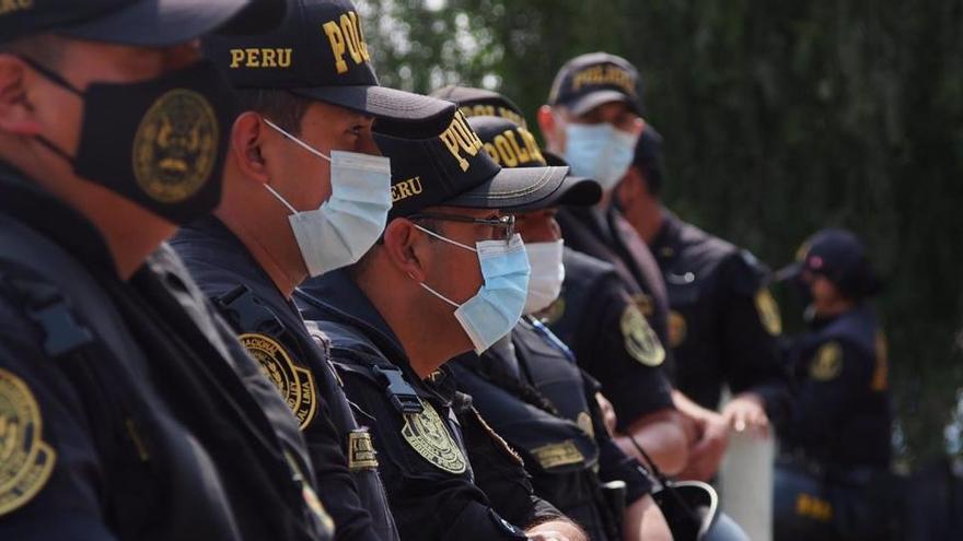 Imagen de archivo de agentes de policía de Perú.