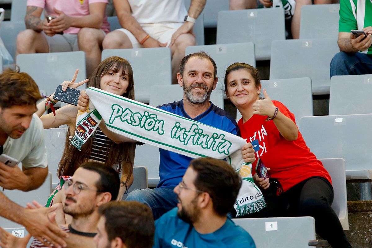 Las imágenes de la afición en el Córdoba CF - Racing de Ferrol