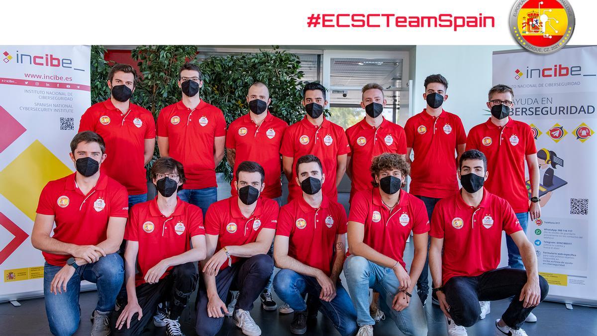 El equipo español que participará en la European Cyber Security Challenge (ECSC) 2021 con el Incibe.