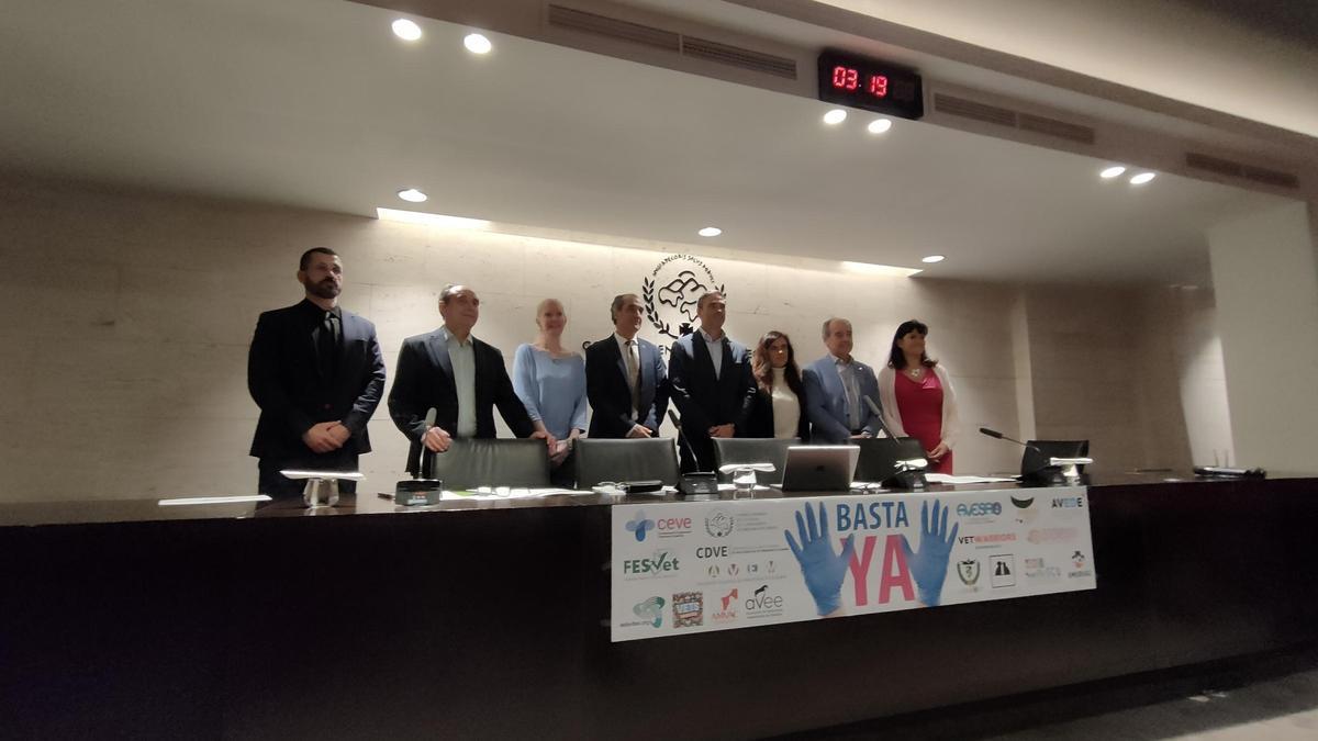 Rueda de prensa del Comité de Crisis Veterinario.