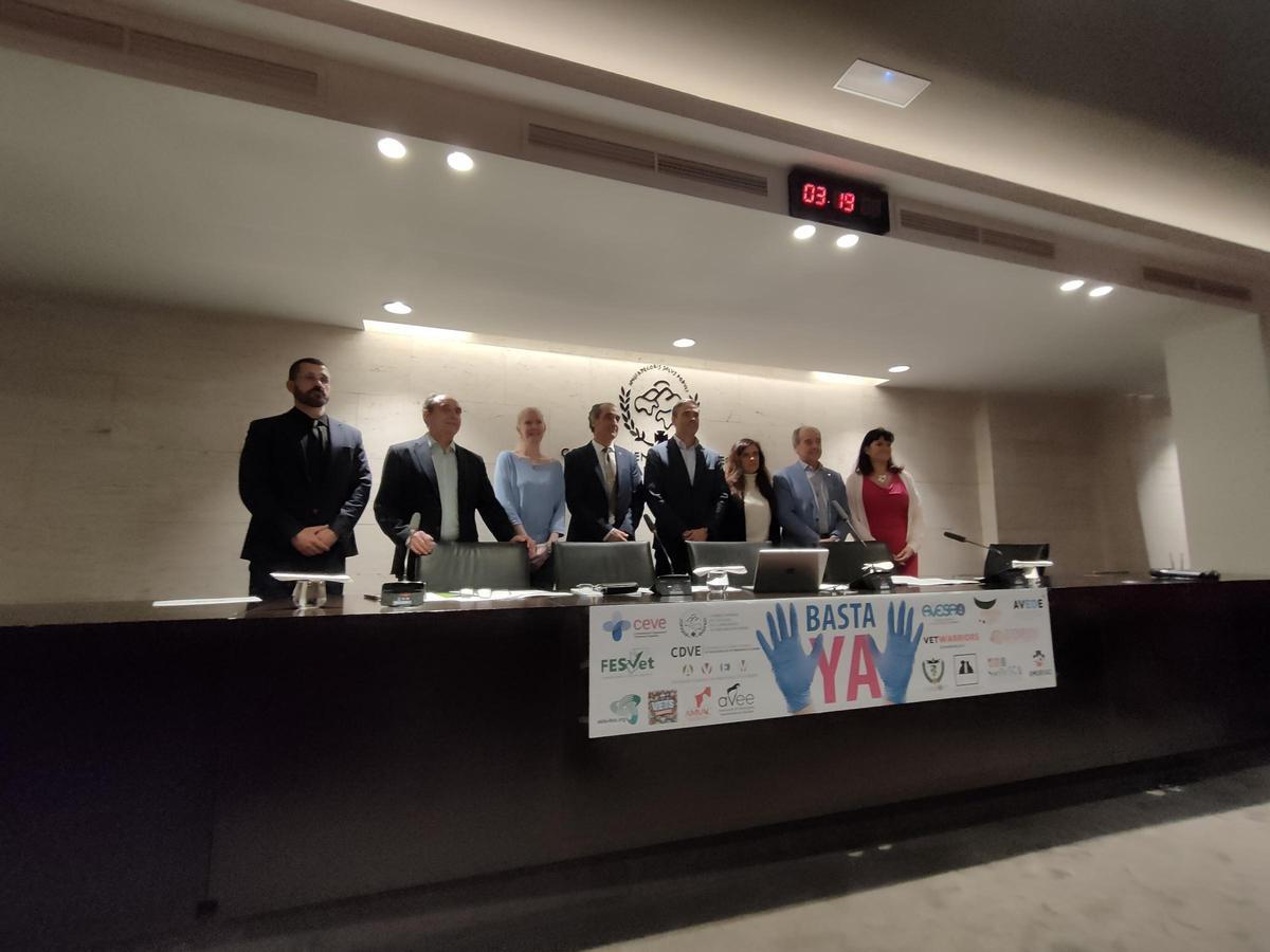 Rueda de prensa del Comité de Crisis Veterinario.
