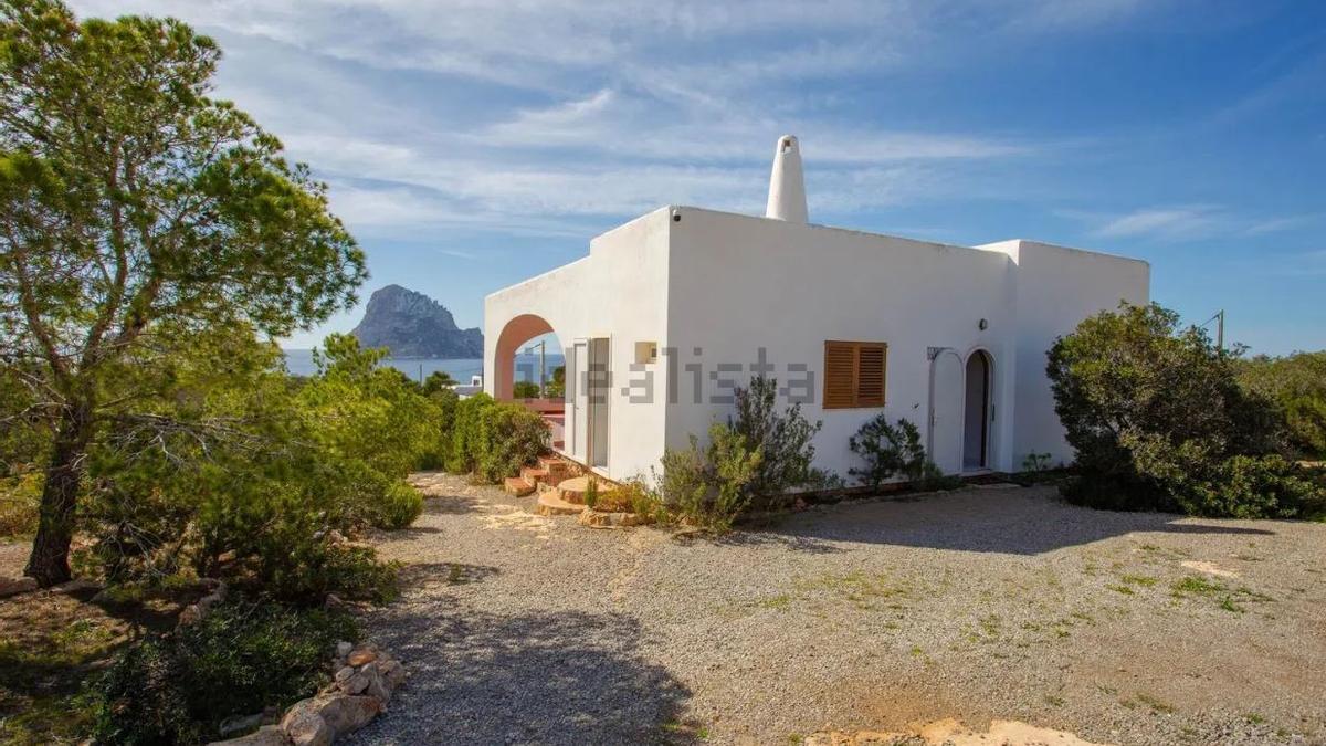La casa está en Cala Carbó.
