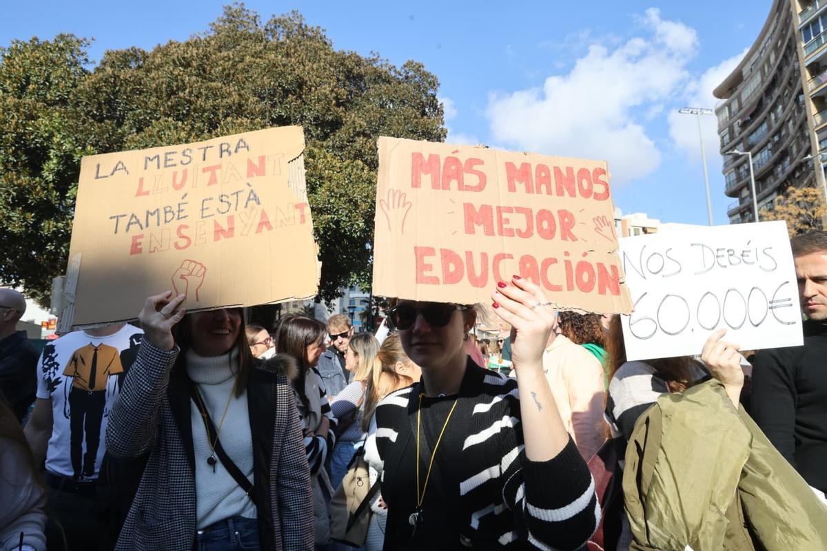 Los profesores de Alicante protestan para mejorar sus condiciones laborales
