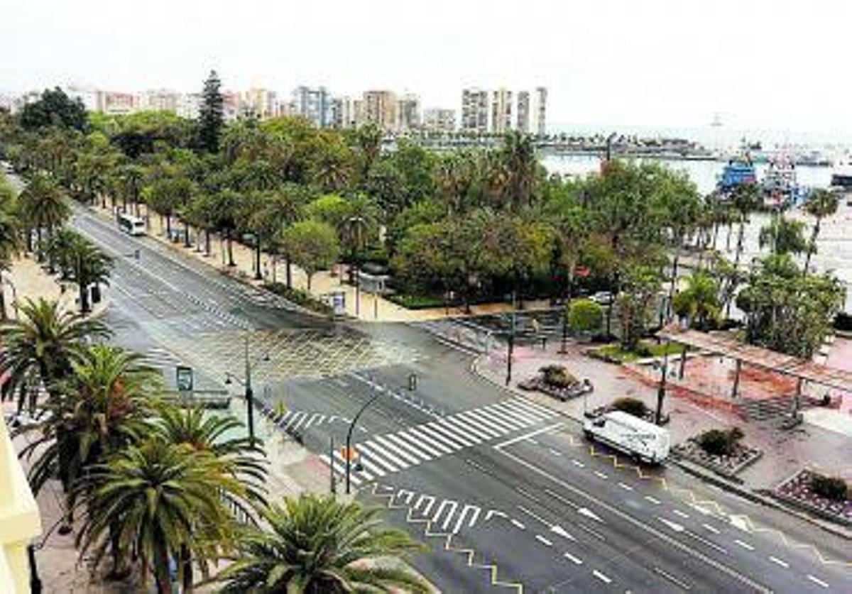 Málaga, en pleno confinamiento. | ÁLEX ZEA