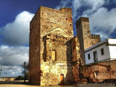 Imágenes de los monumentos extremeños en riesgo