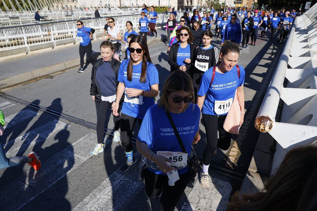 Imágenes del recorrido de la Carrera de la Mujer: avenida Pío Baroja y puente del Reina Sofía (I)