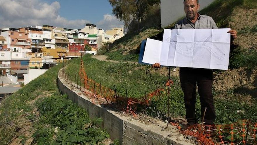 Antonio Martos, en el parque inconcluso de Mangas Verdes.