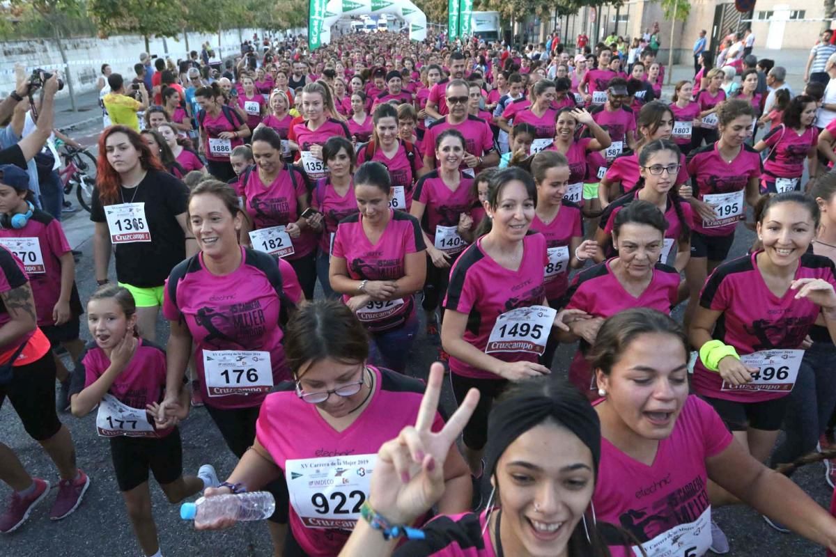 La marea rosa inunda las calles de Córdoba