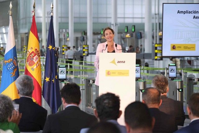 La ministra de Transportes, Raquel Sánchez, inaugura las terminales del Aeropuerto Tenerife Sur