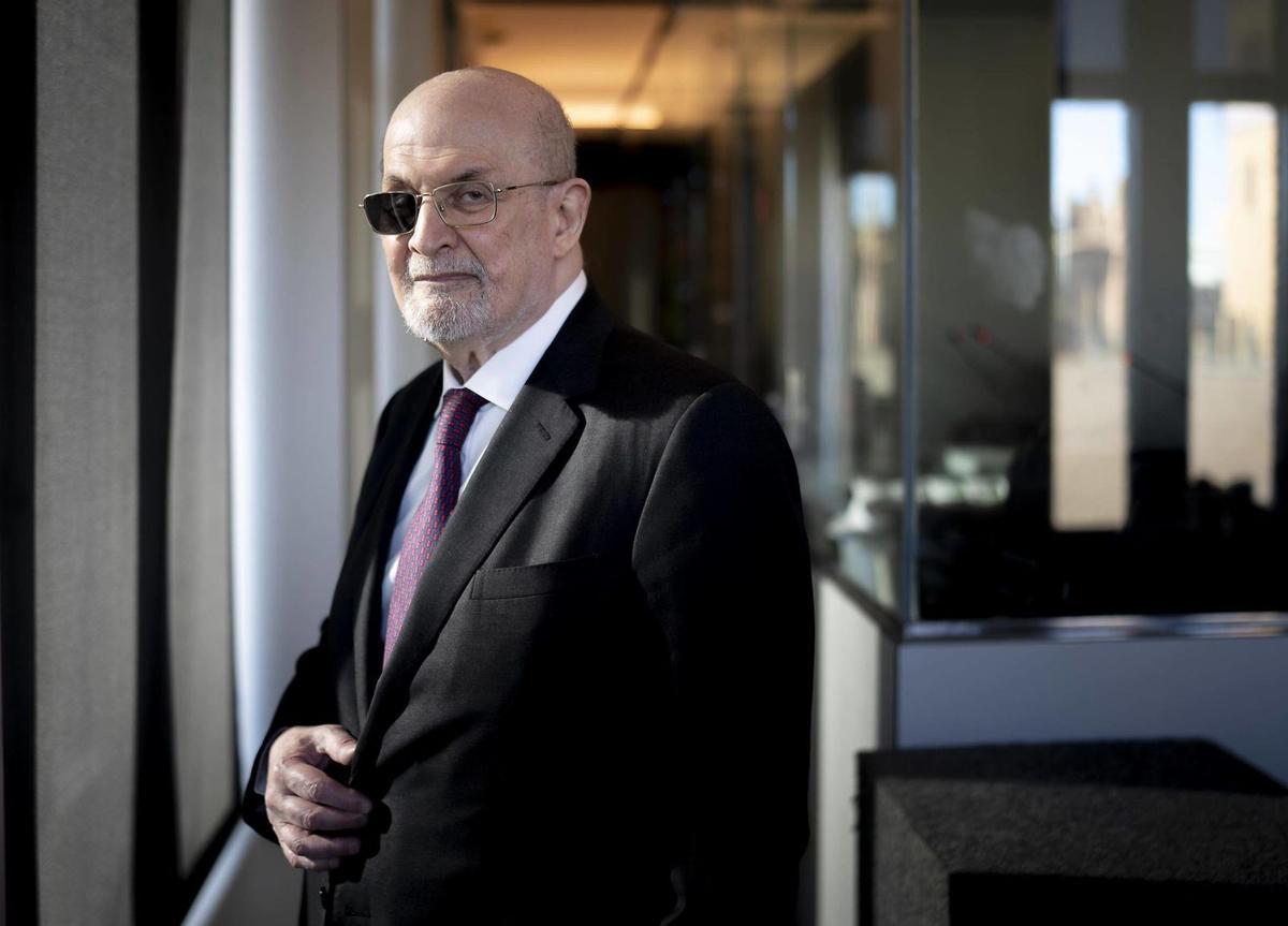 Salman Rushdie : "No vull ser la víctima estesa a terra; vull ser qui explica la història"