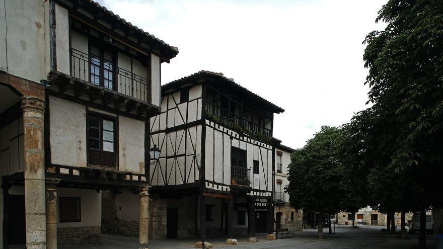 Un amor imposible y once siglos de arte sin salir de Castilla y León: ruta por uno de los pueblos más bonitos de España