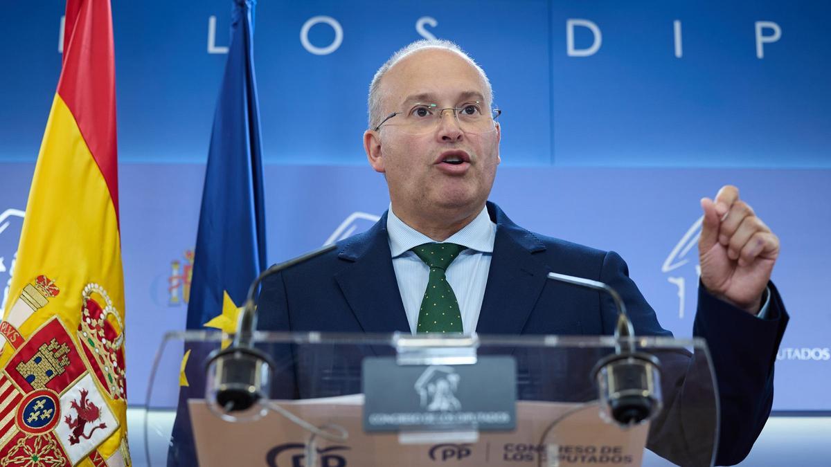 El secretario general del PP, Miguel Tellado, durante una comparecencia en el Congreso.
