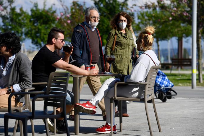 Fase 1 en A Coruña | Colas para tomar una caña