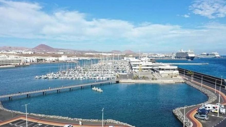 Dos gigantes del mar llegan a Lanzarote este jueves con casi 4.000 turistas a bordo