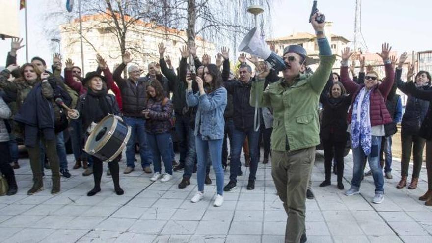 Huelga de Justicia en Galicia | Los funcionarios de Vigo simulan un 23-F