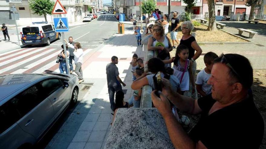 Despliegue policial en Vilagarcía para detener, el martes, a varios arousanos. // Iñaki Abella