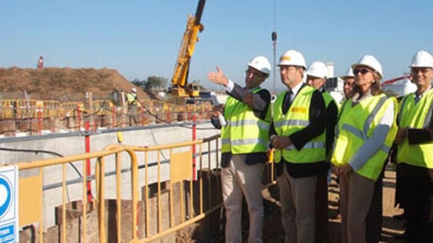 Fomento ejecuta en Barcelona el túnel ferroviario que niega a Valencia