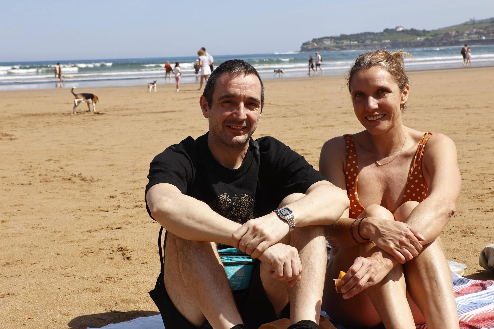 Ambiente playero en Gijón tras otra jornada de sol y calor (en imágenes)