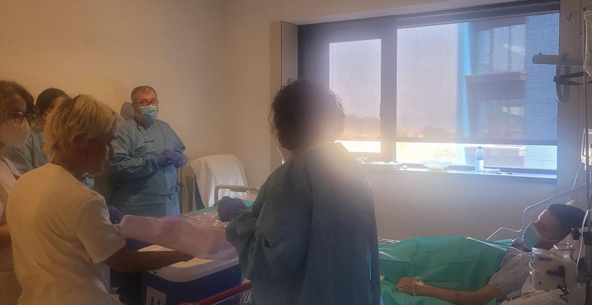 Tratamento a un paciente con hemofilia.