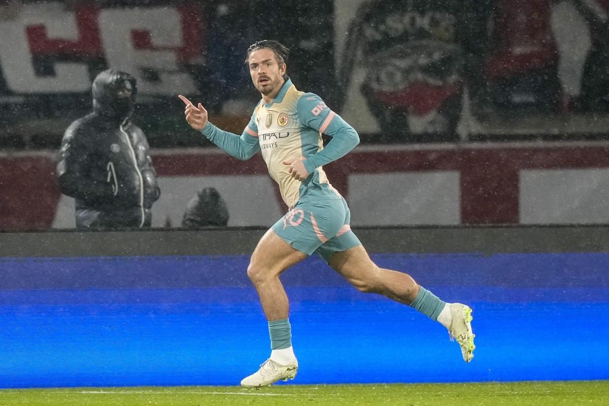 Jack Grealish celebra su gol durante el partido entre PSG y Manchester City