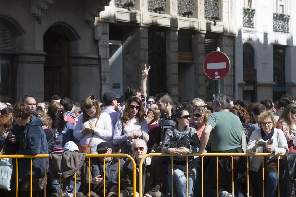 Búscate en la mascletà del 8 de marzo