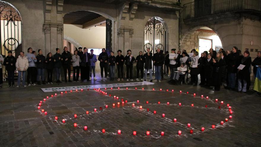 Vídeo | Girona demana un alto el foc a totes les guerres coincidint amb el segon aniversari de l&#039;esclat del conflicte a Ucraïna