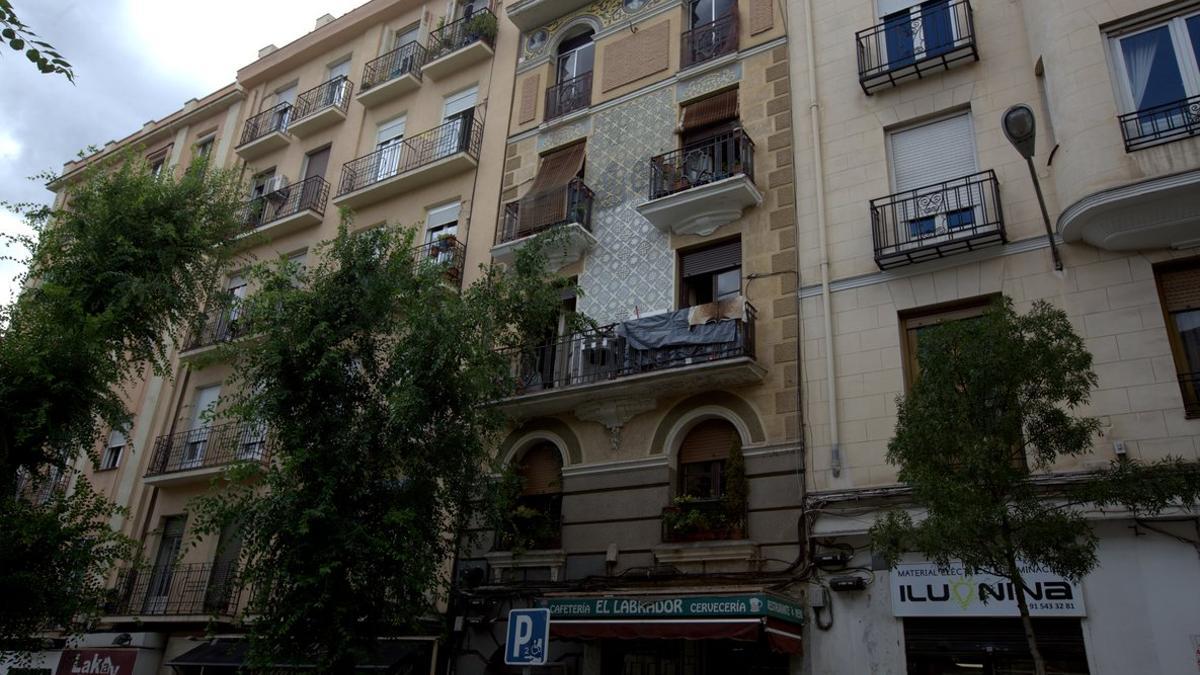 Fachada de pisos turísticos en Madrid