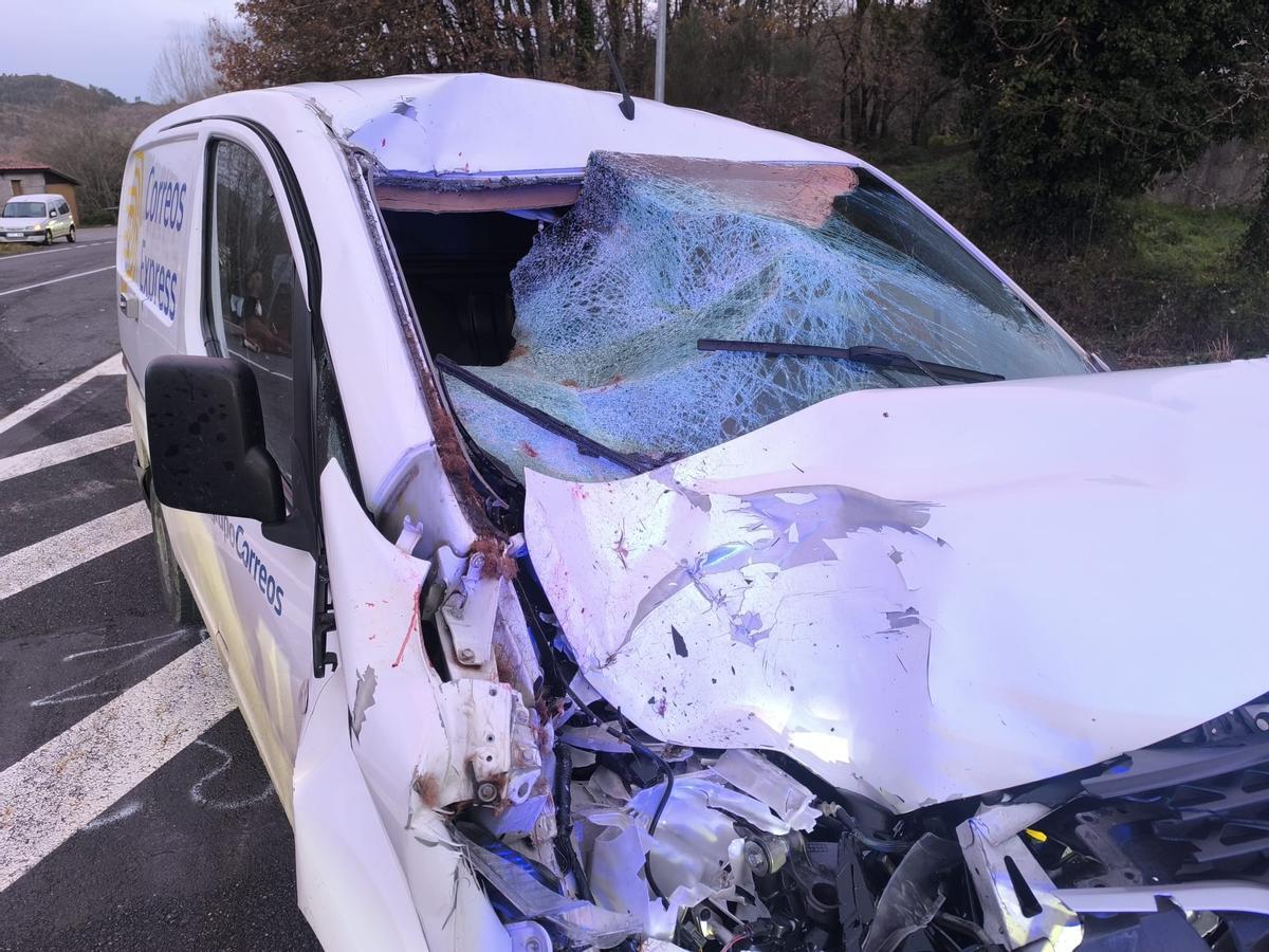 Un aparatoso siniestro en Esgos se salda con la muerte de un caballo